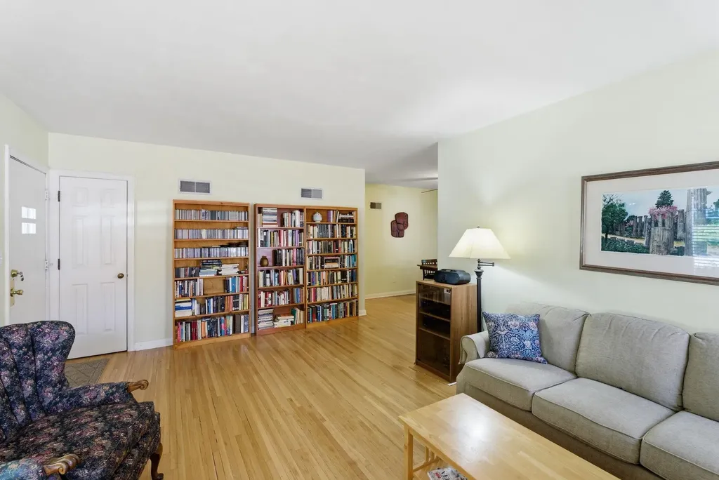 127 N Pinecrest Wichita KS 67208