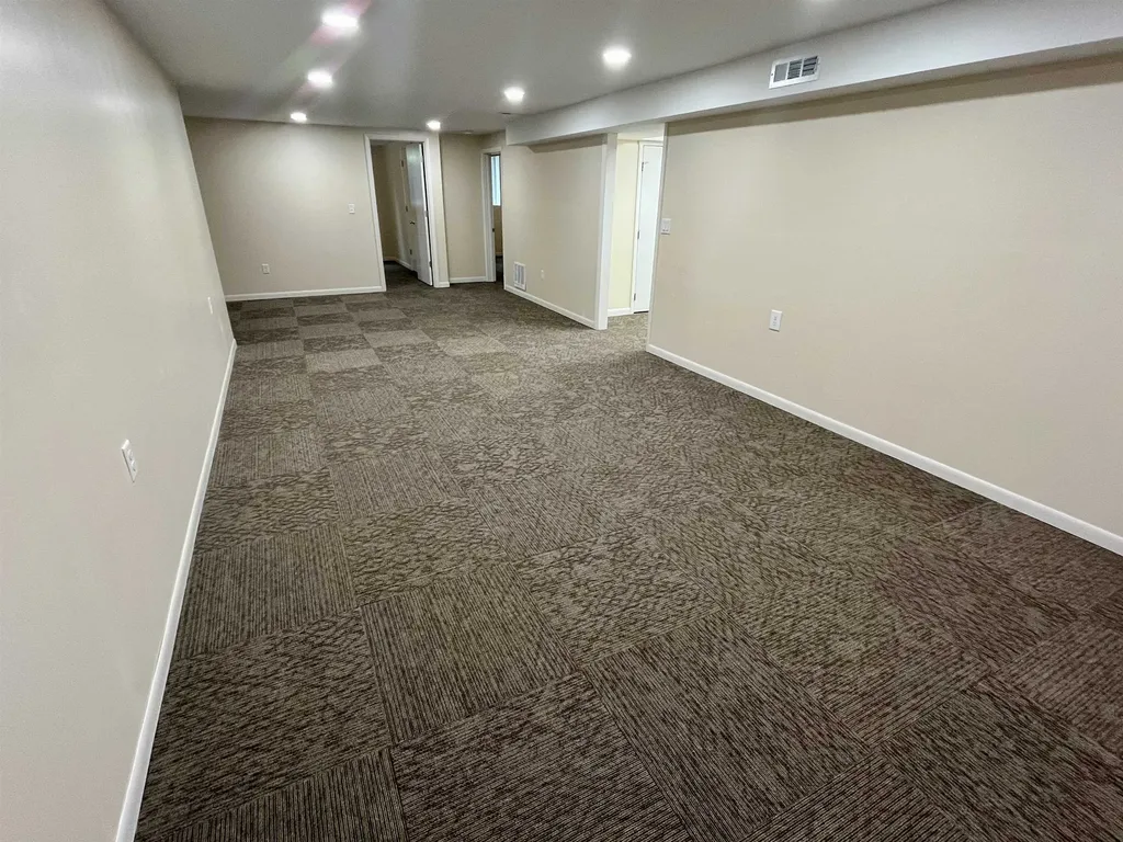 1417 W 6th Street Newton KS 67114