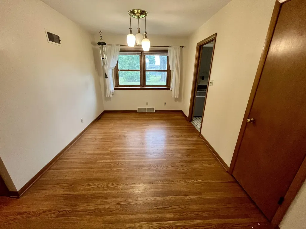 1417 W 6th Street Newton KS 67114