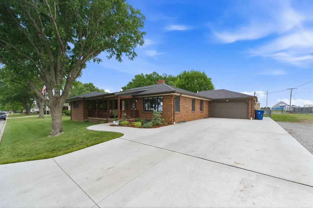 112 N Sherman Andale KS 67001