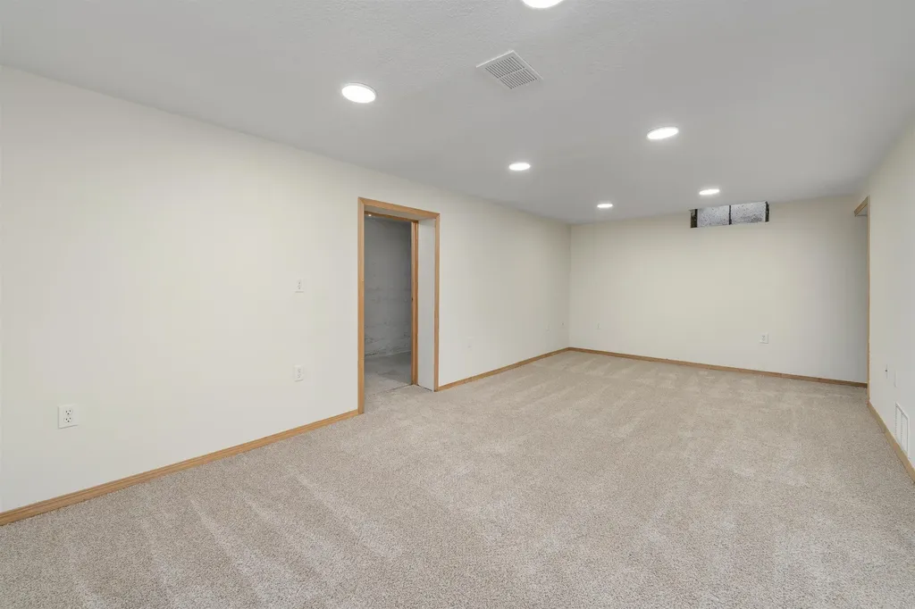 502 Riverdale Drive Mulvane KS 67110