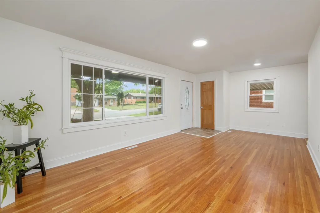 502 Riverdale Drive Mulvane KS 67110