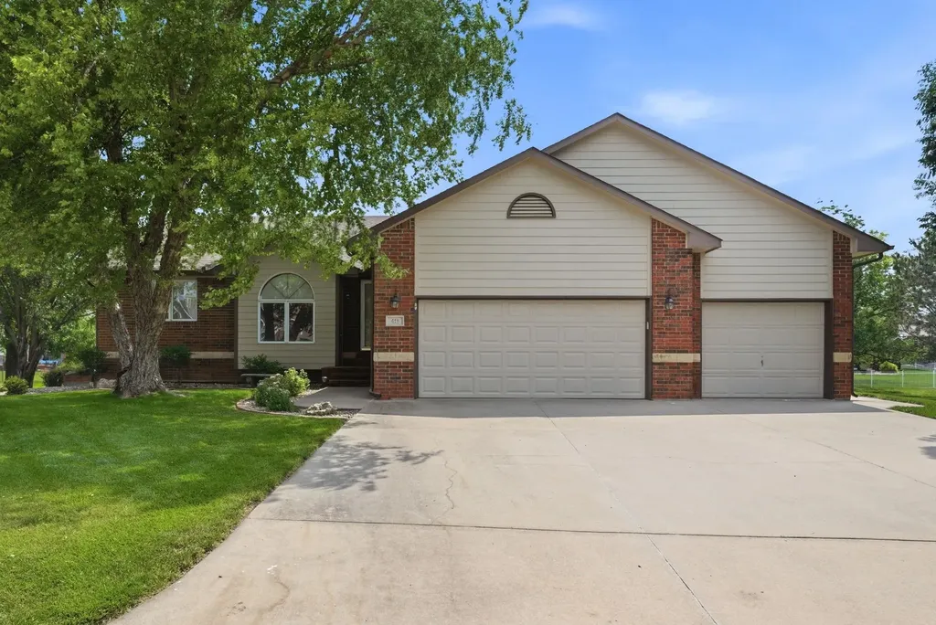 418 Streamside Court Clearwater KS 67026