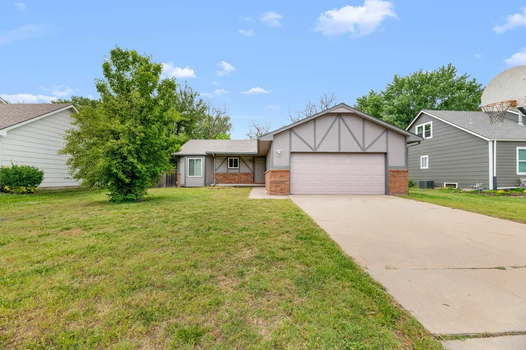 6707 E Pepperwood Court Wichita KS 67226