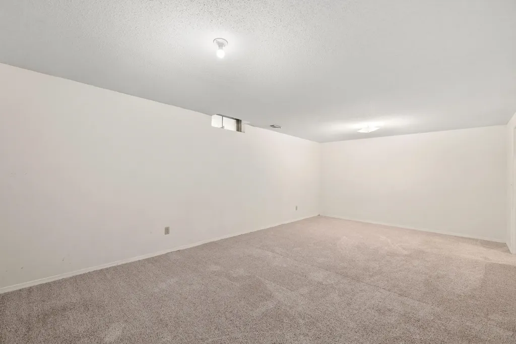 6707 E Pepperwood Court Wichita KS 67226