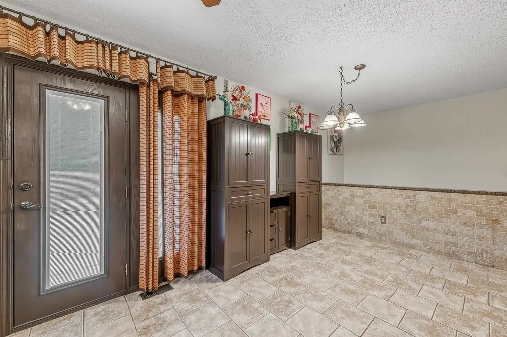 3912 S Arapaho Wichita KS 67215