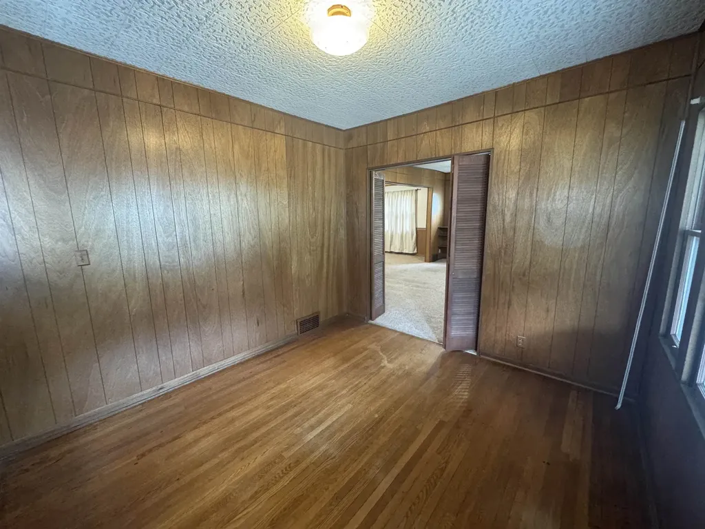 619 E 9th Winfield KS 67156