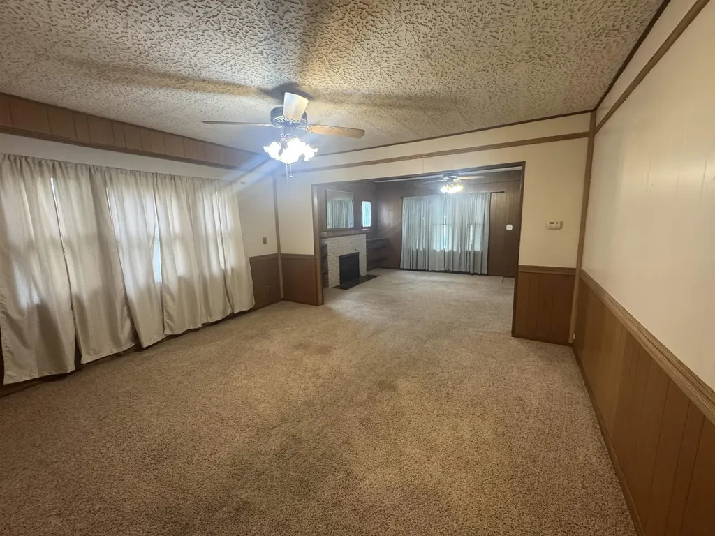 619 E 9th Winfield KS 67156