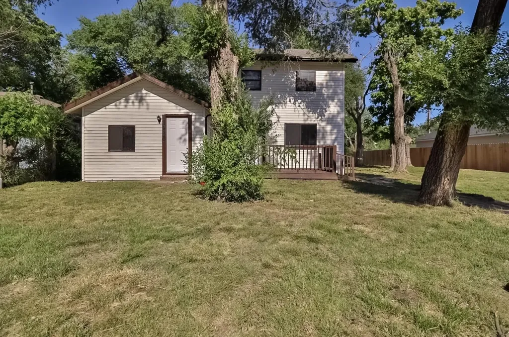 1928 S Mosley Avenue Wichita KS 67211
