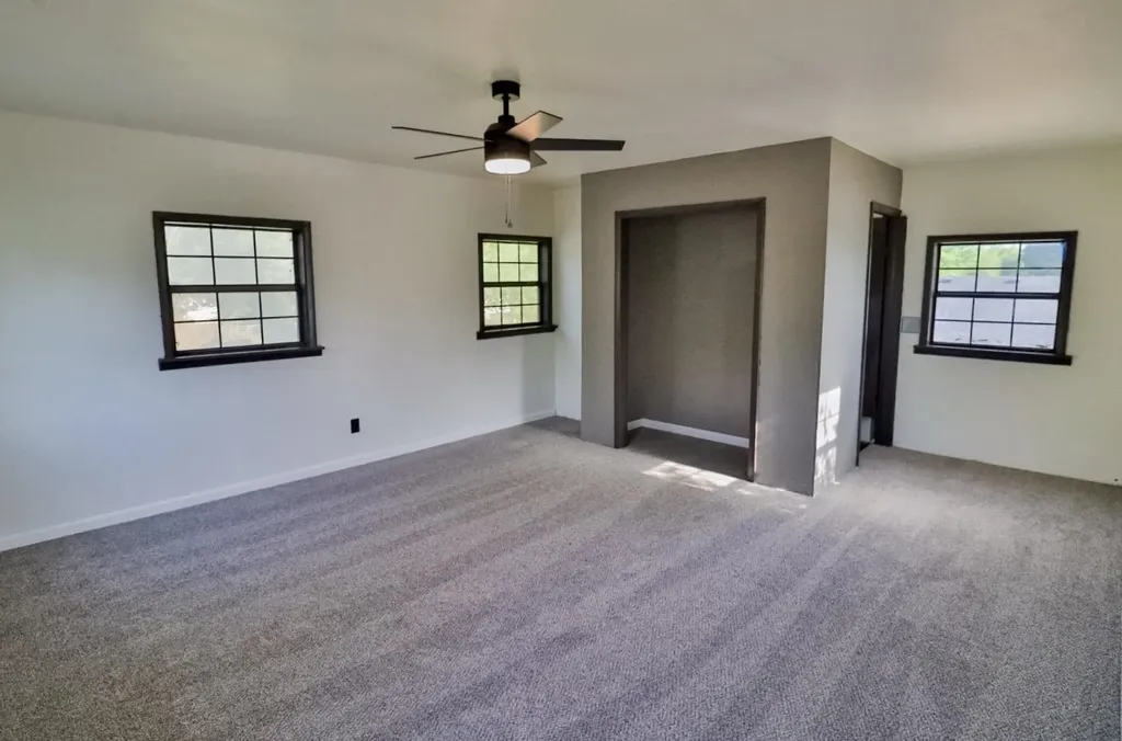 1928 S Mosley Avenue Wichita KS 67211