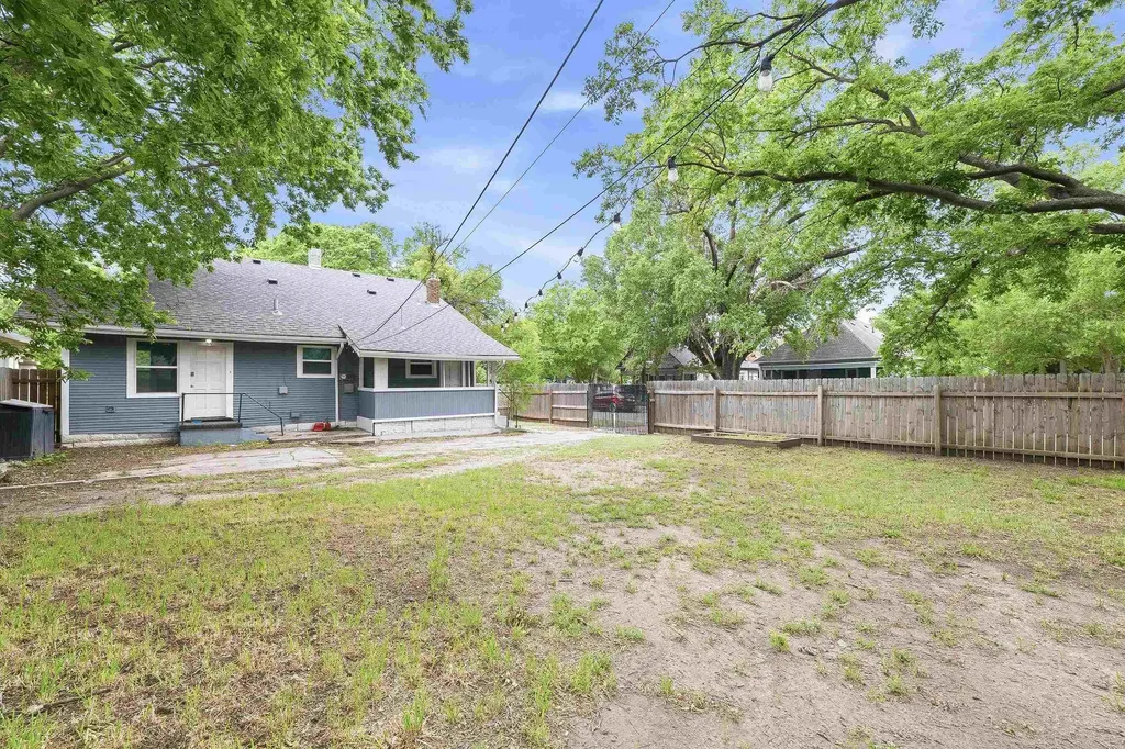 2502 E 2nd Wichita KS 67214