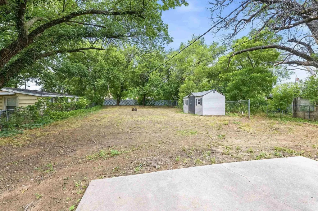 435 N Clara Street Wichita KS 67212