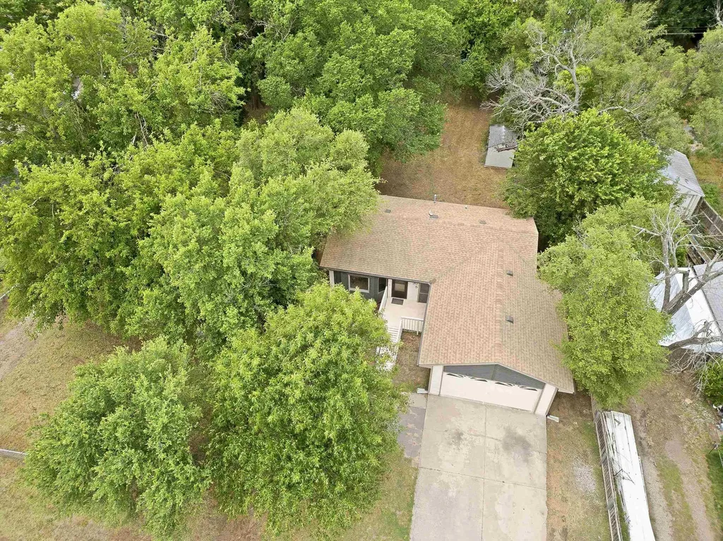 435 N Clara Street Wichita KS 67212