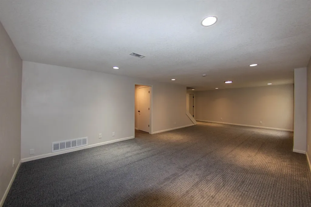 5515 E Pembrook Wichita KS 67220