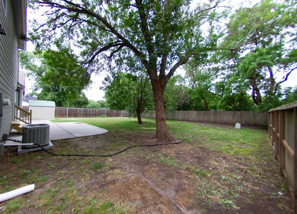 5515 E Pembrook Wichita KS 67220