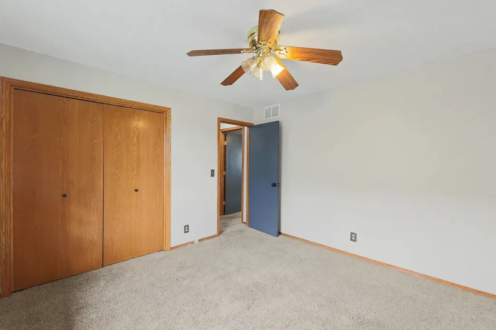 1614 N Brunswick Lane Wichita KS 67212