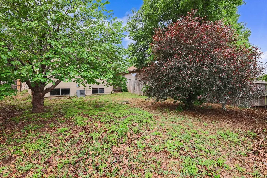 1614 N Brunswick Lane Wichita KS 67212