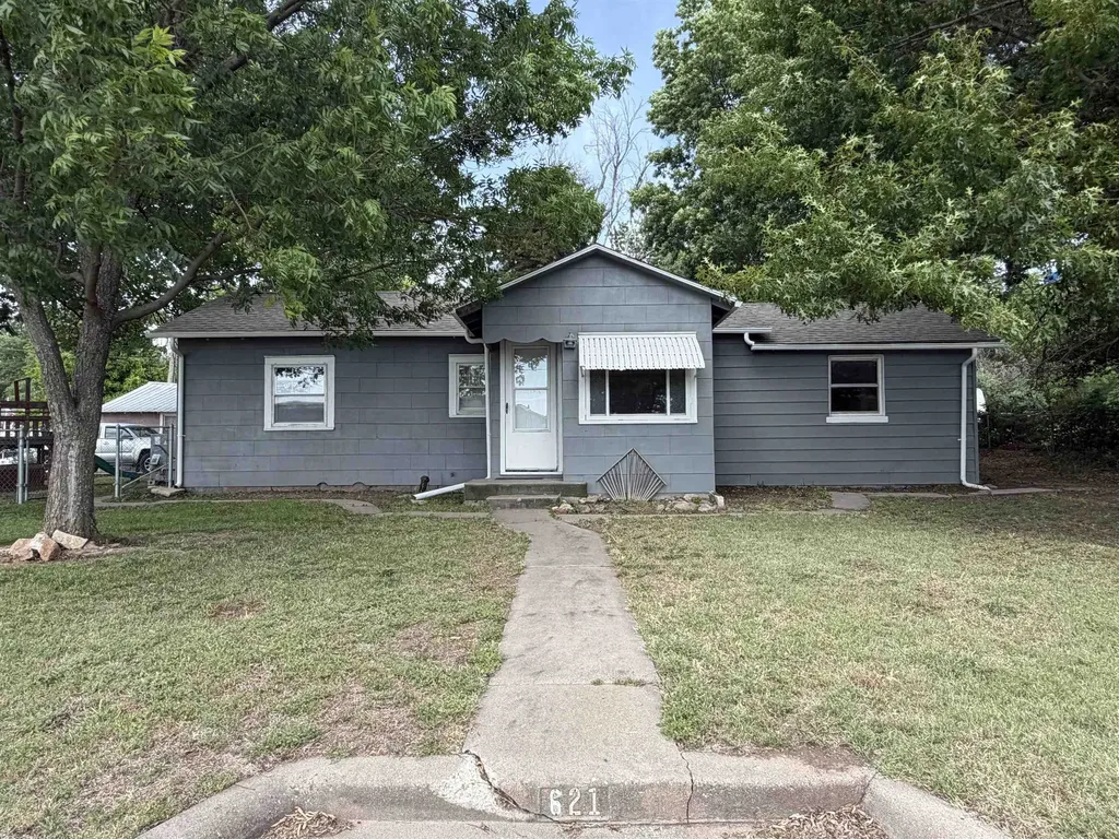 621 Alexander Winfield KS 67156