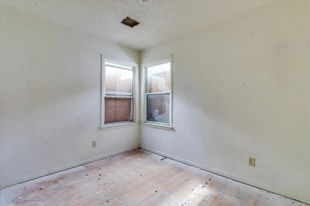 1746 Chautauqua Wichita KS 67214