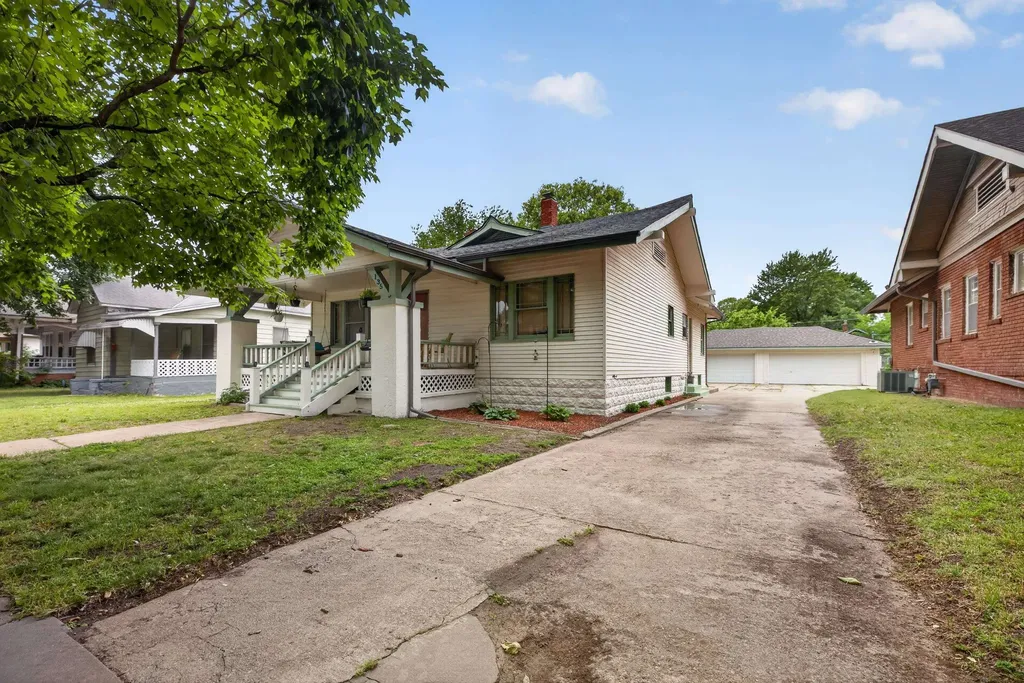 135 S Volustia Avenue Wichita KS 67211