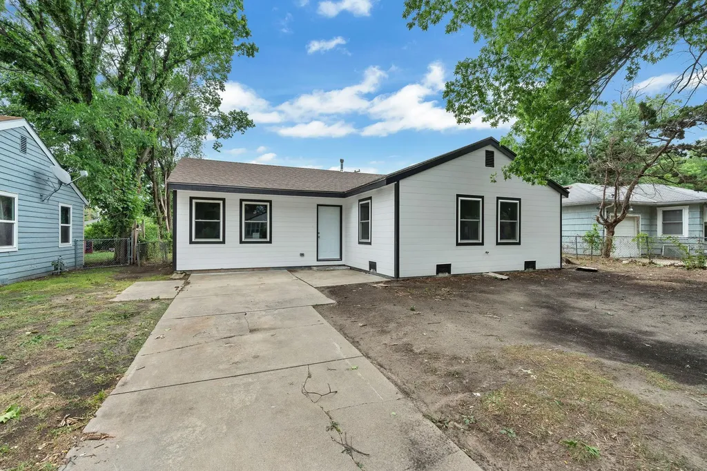 2624 N Green Wichita KS 67219
