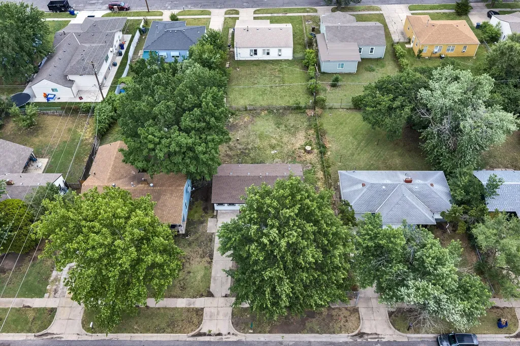 2624 N Green Wichita KS 67219