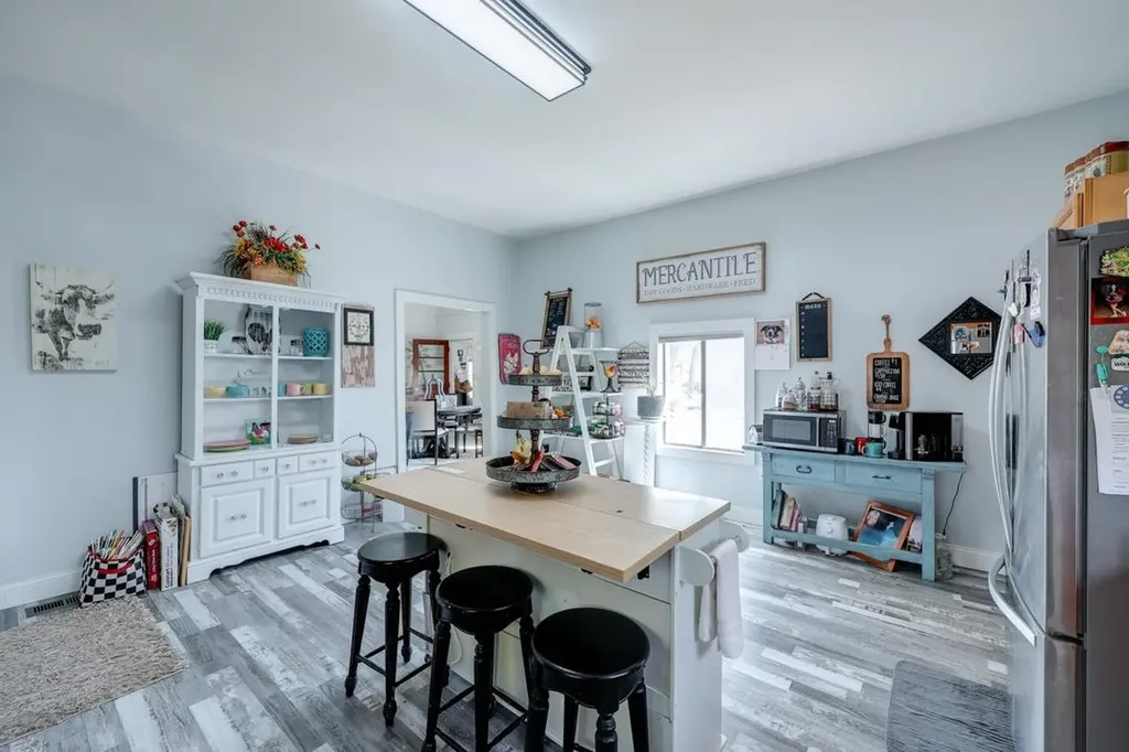 721 E 17th Winfield KS 67156