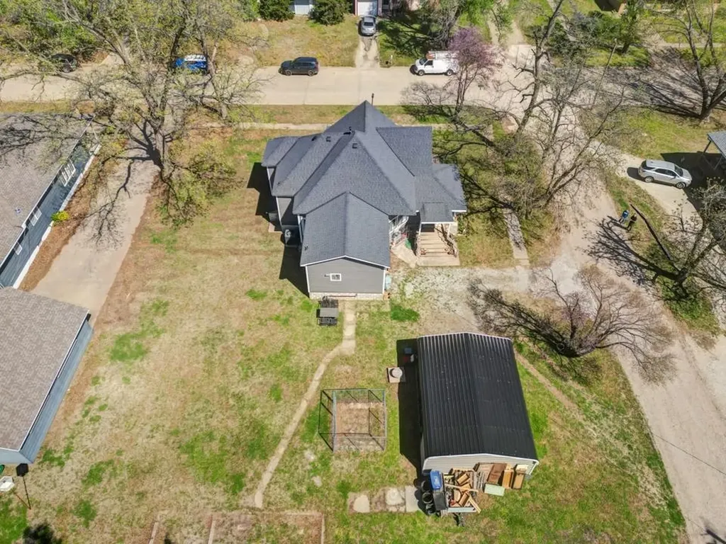 721 E 17th Winfield KS 67156
