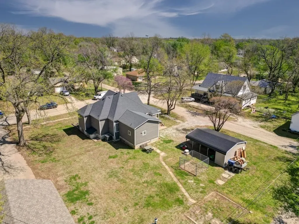 721 E 17th Winfield KS 67156