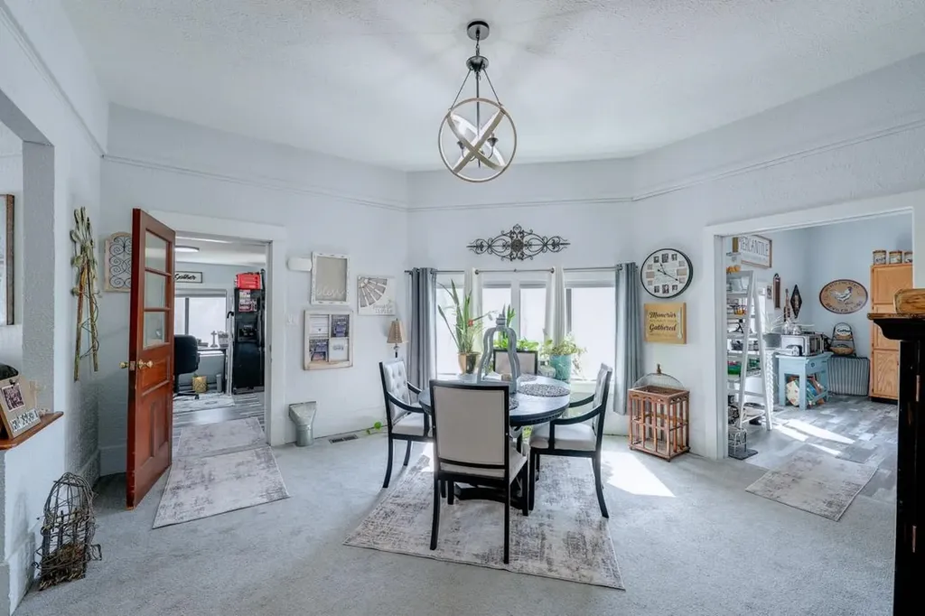 721 E 17th Winfield KS 67156