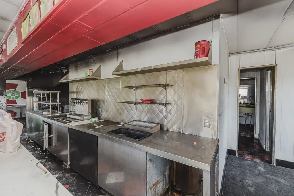 4834 E Lincoln Wichita KS 67218