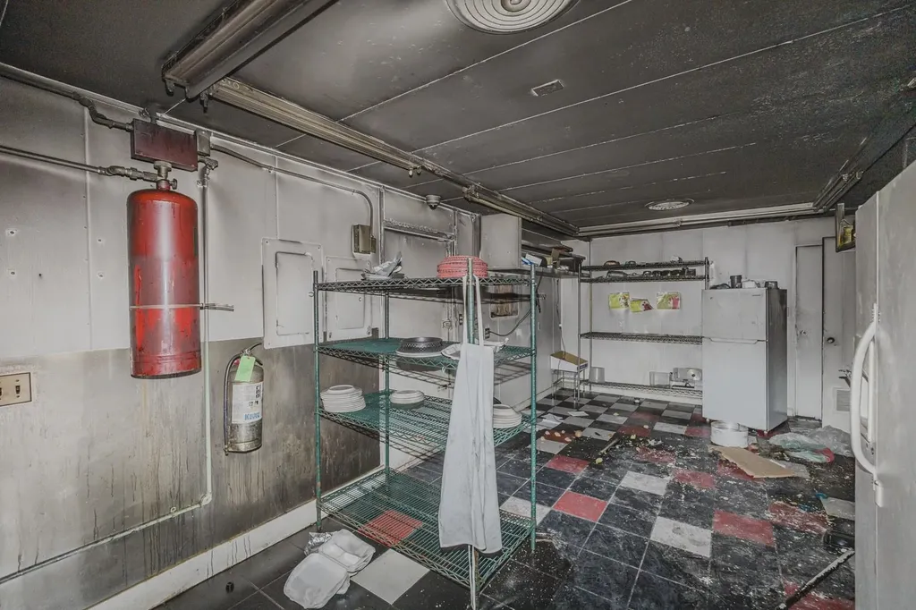 4834 E Lincoln Wichita KS 67218