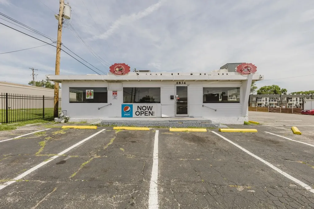 4834 E Lincoln Wichita KS 67218