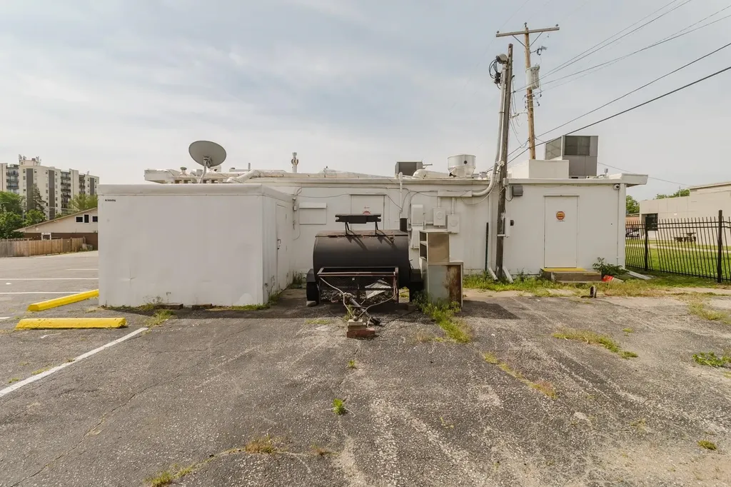 4834 E Lincoln Wichita KS 67218