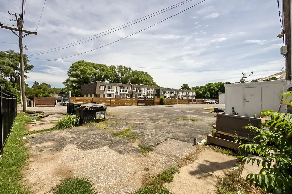 4834 E Lincoln Wichita KS 67218