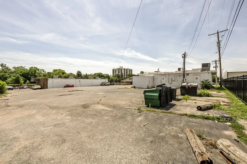 4834 E Lincoln Wichita KS 67218