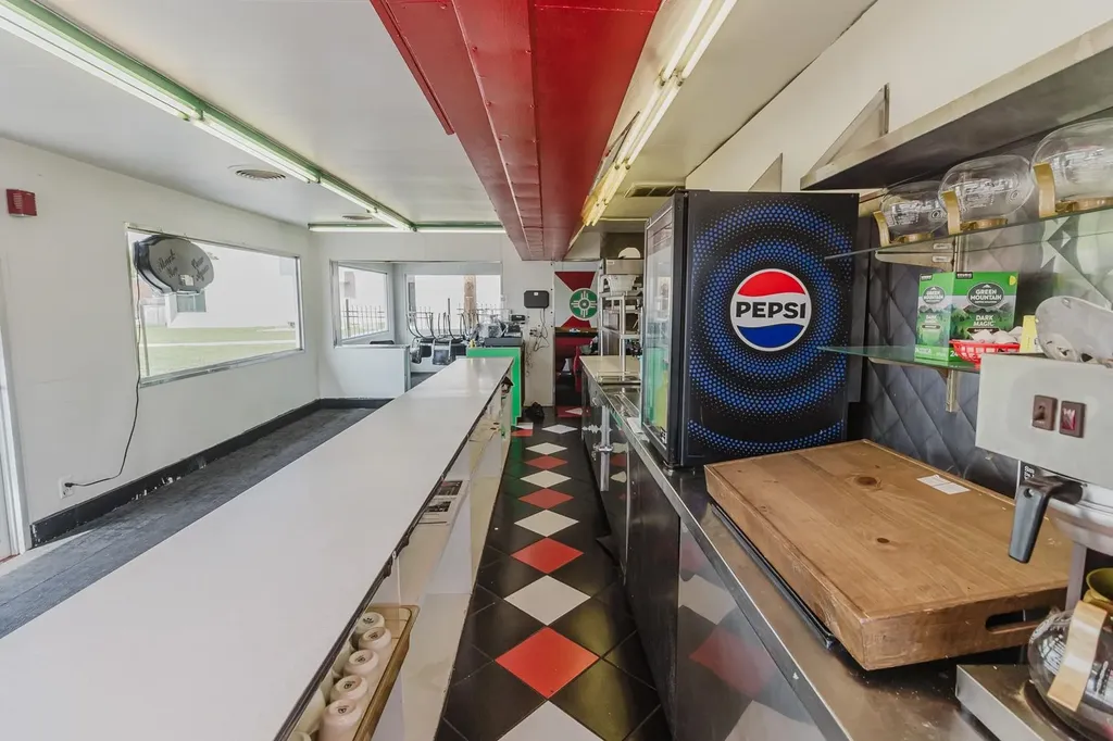 4834 E Lincoln Wichita KS 67218