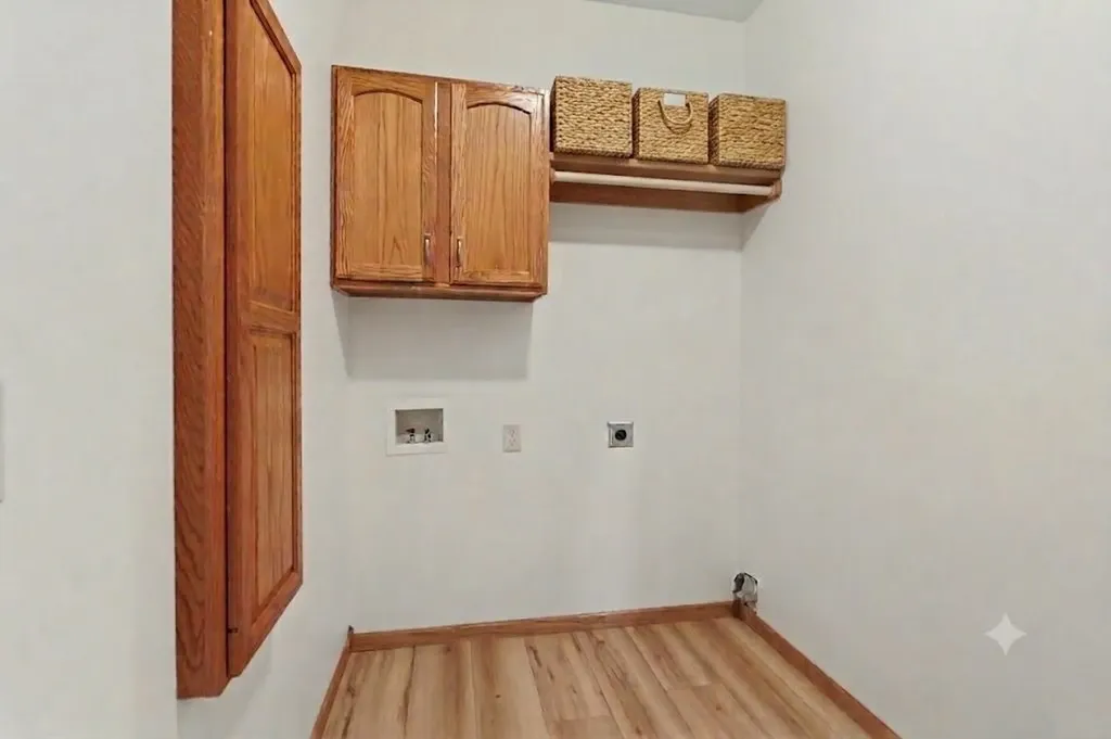 1323 S Threewood Street Wichita KS 67235