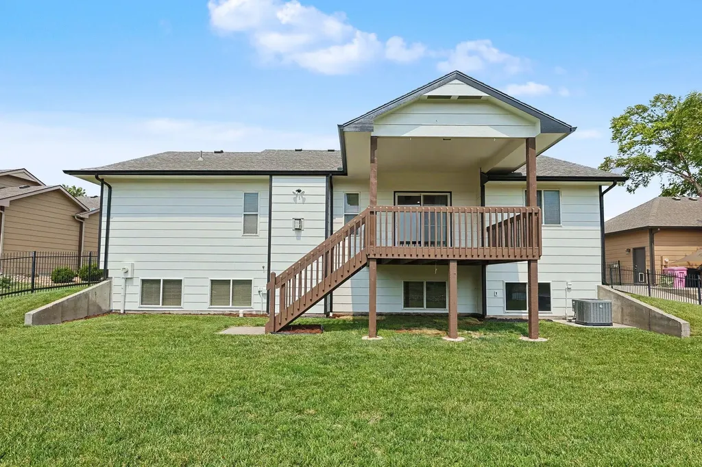 1323 S Threewood Street Wichita KS 67235