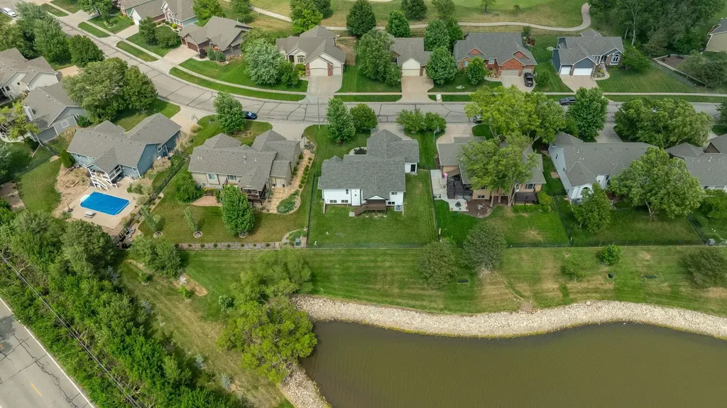 1323 S Threewood Street Wichita KS 67235