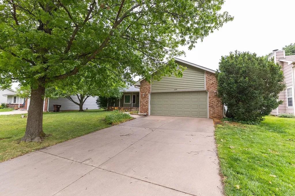 109 Maplewood Mulvane KS 67110
