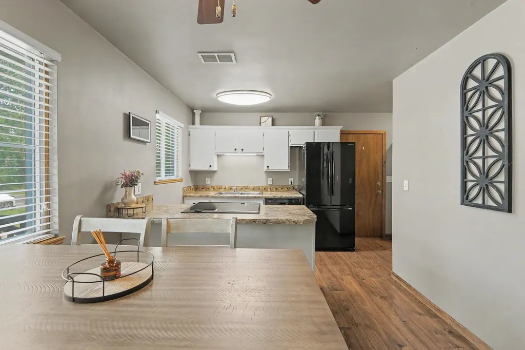 416 N Dexter Valley Center KS 67147