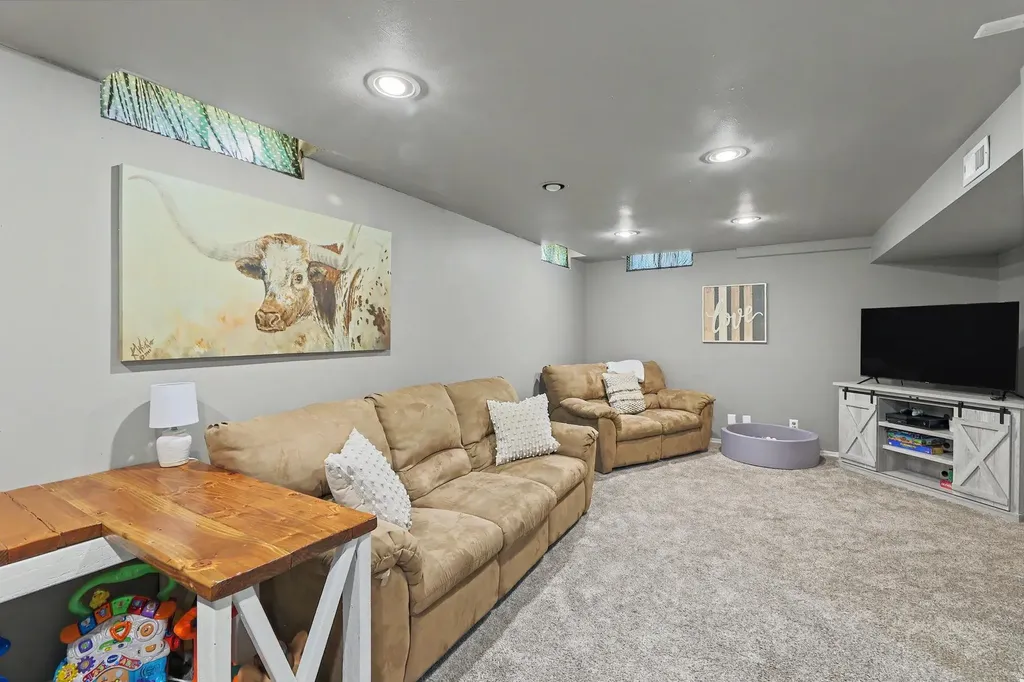 416 N Dexter Valley Center KS 67147