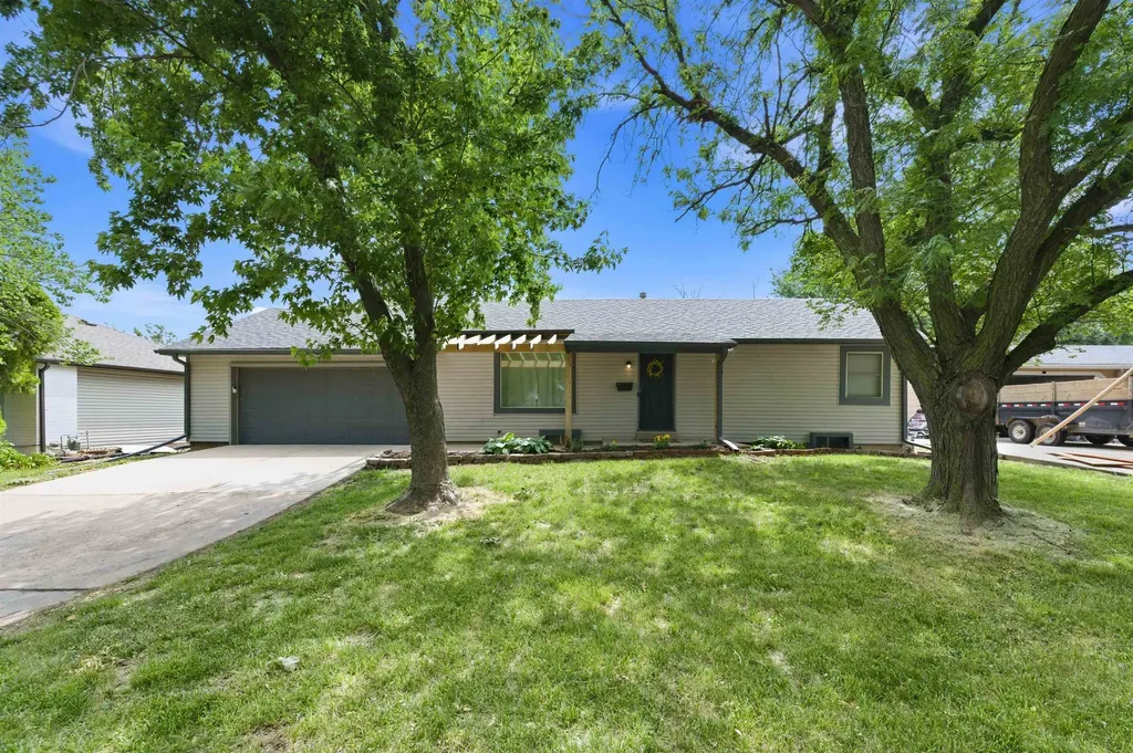 908 S Dalton Drive Wichita KS 67207