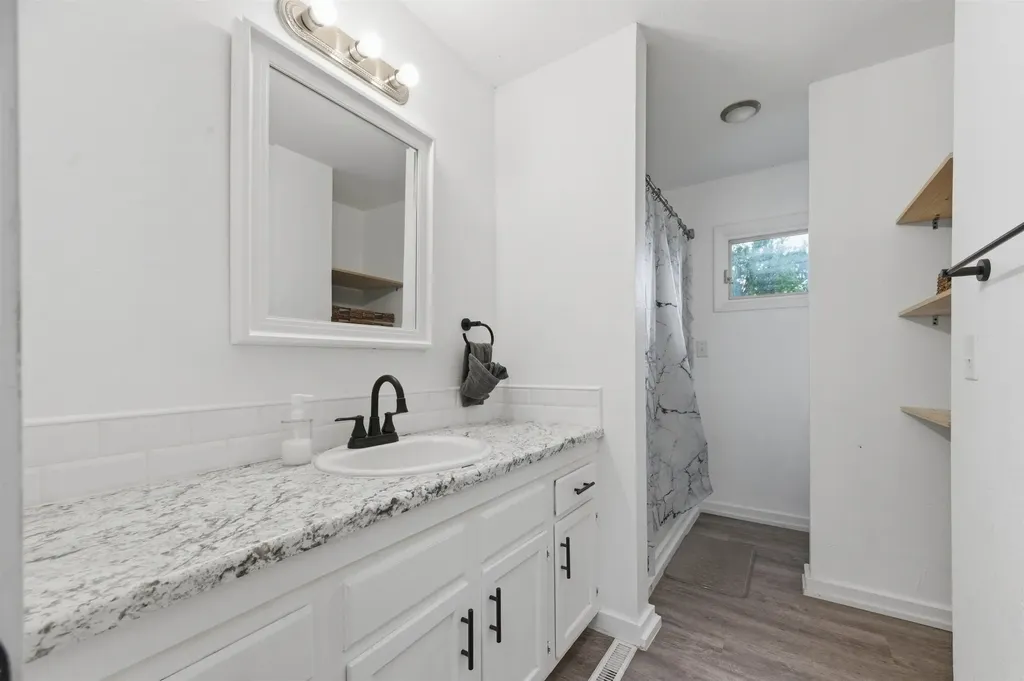908 S Dalton Drive Wichita KS 67207