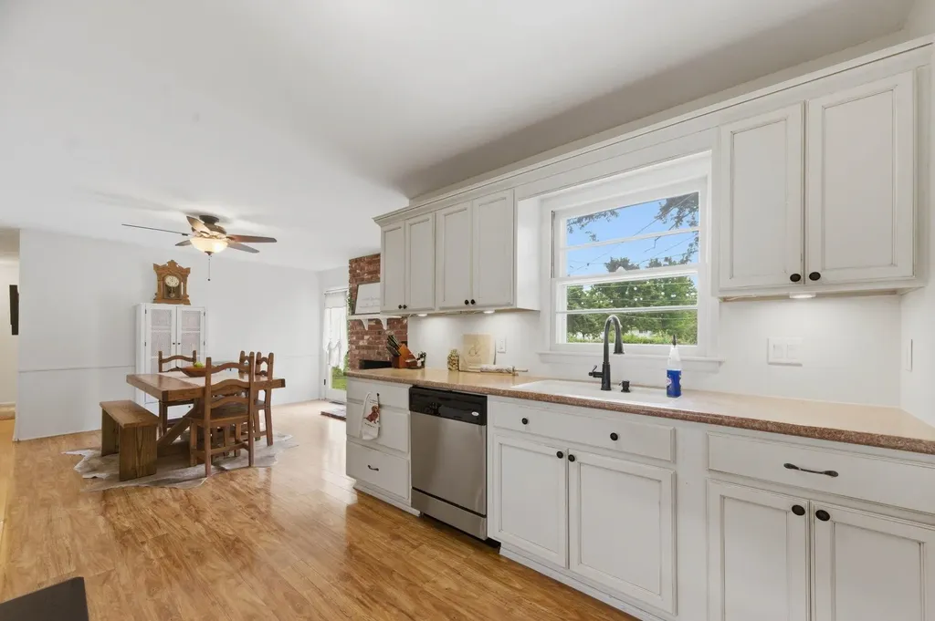 6521 E Farmview Wichita KS 67206
