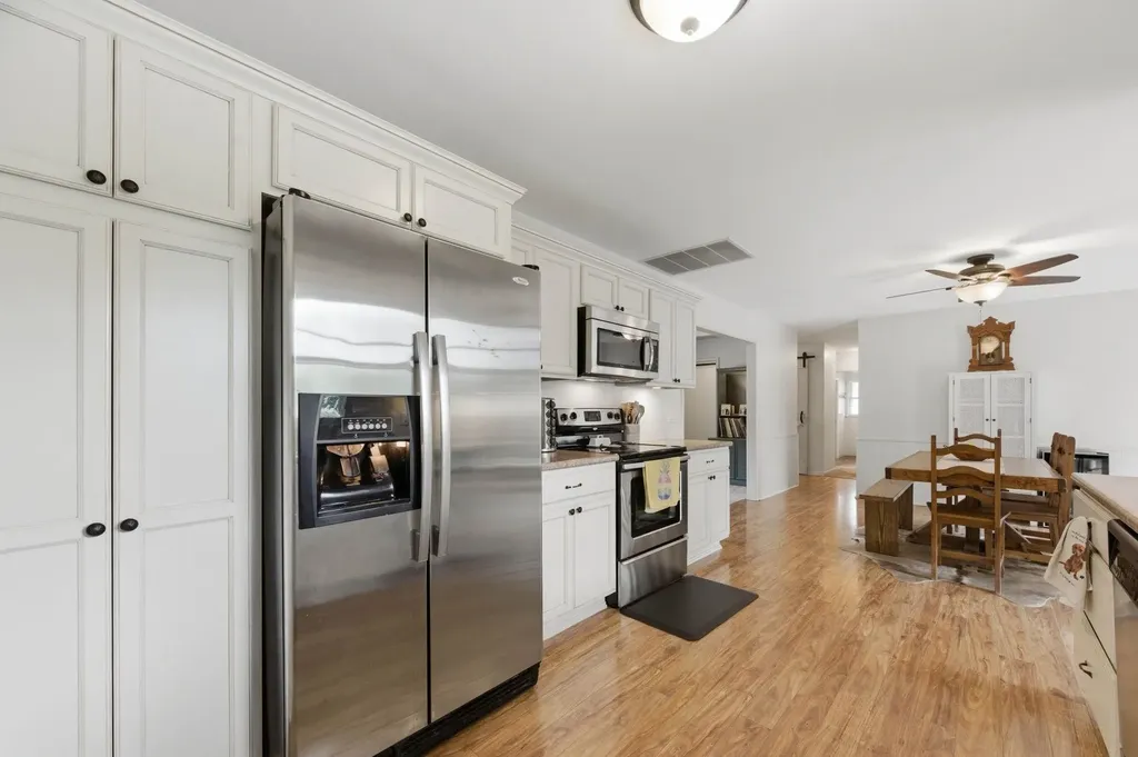 6521 E Farmview Wichita KS 67206