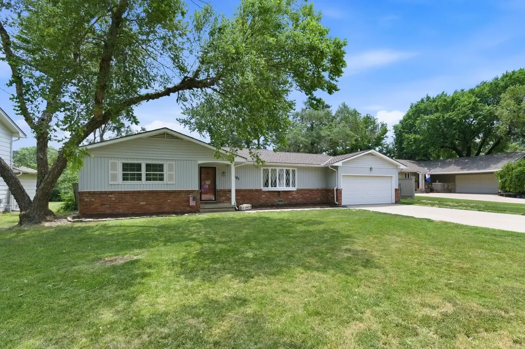 6521 E Farmview Wichita KS 67206