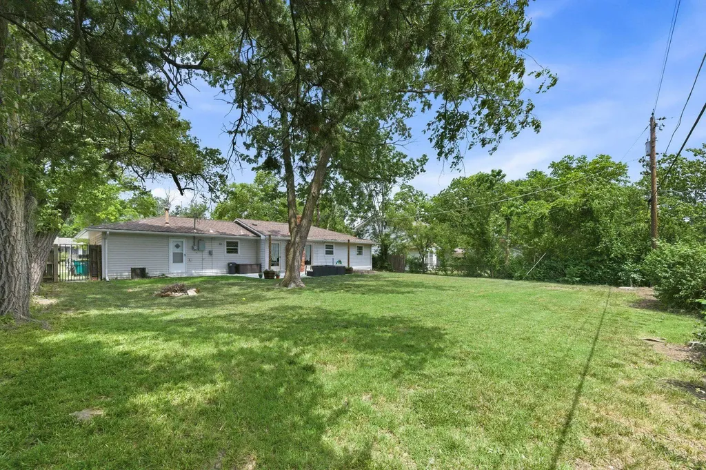 6521 E Farmview Wichita KS 67206