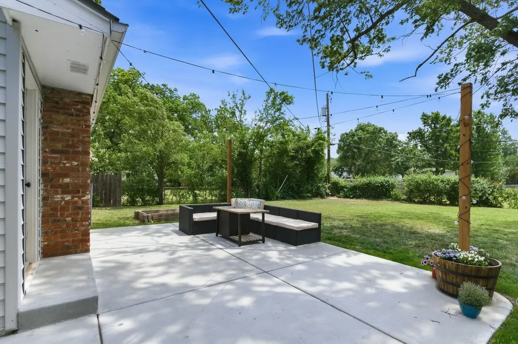 6521 E Farmview Wichita KS 67206